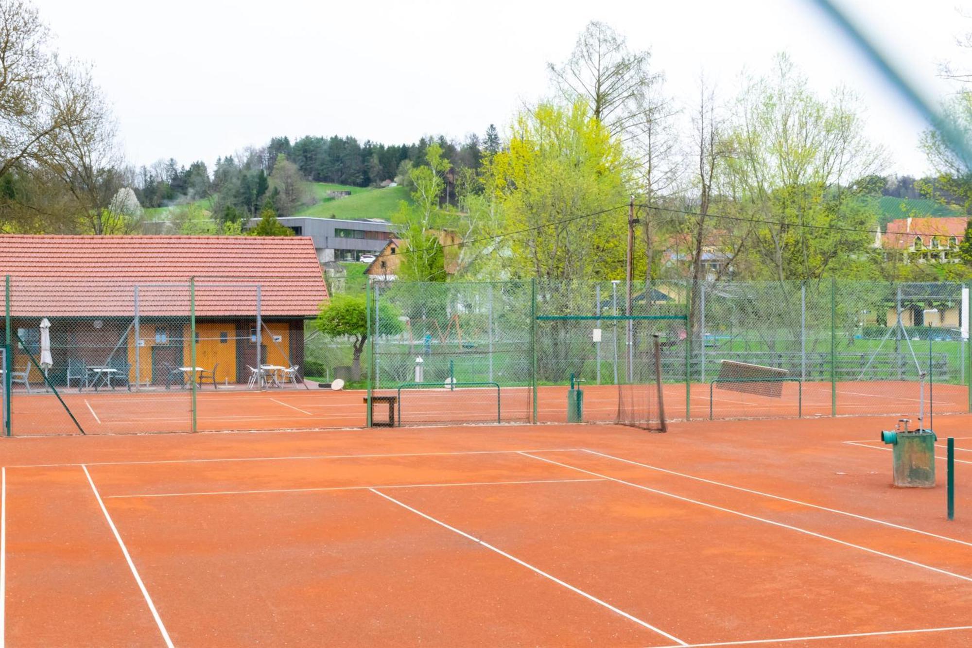 Ferienwohnung Am Freibad Лойчах Екстер'єр фото