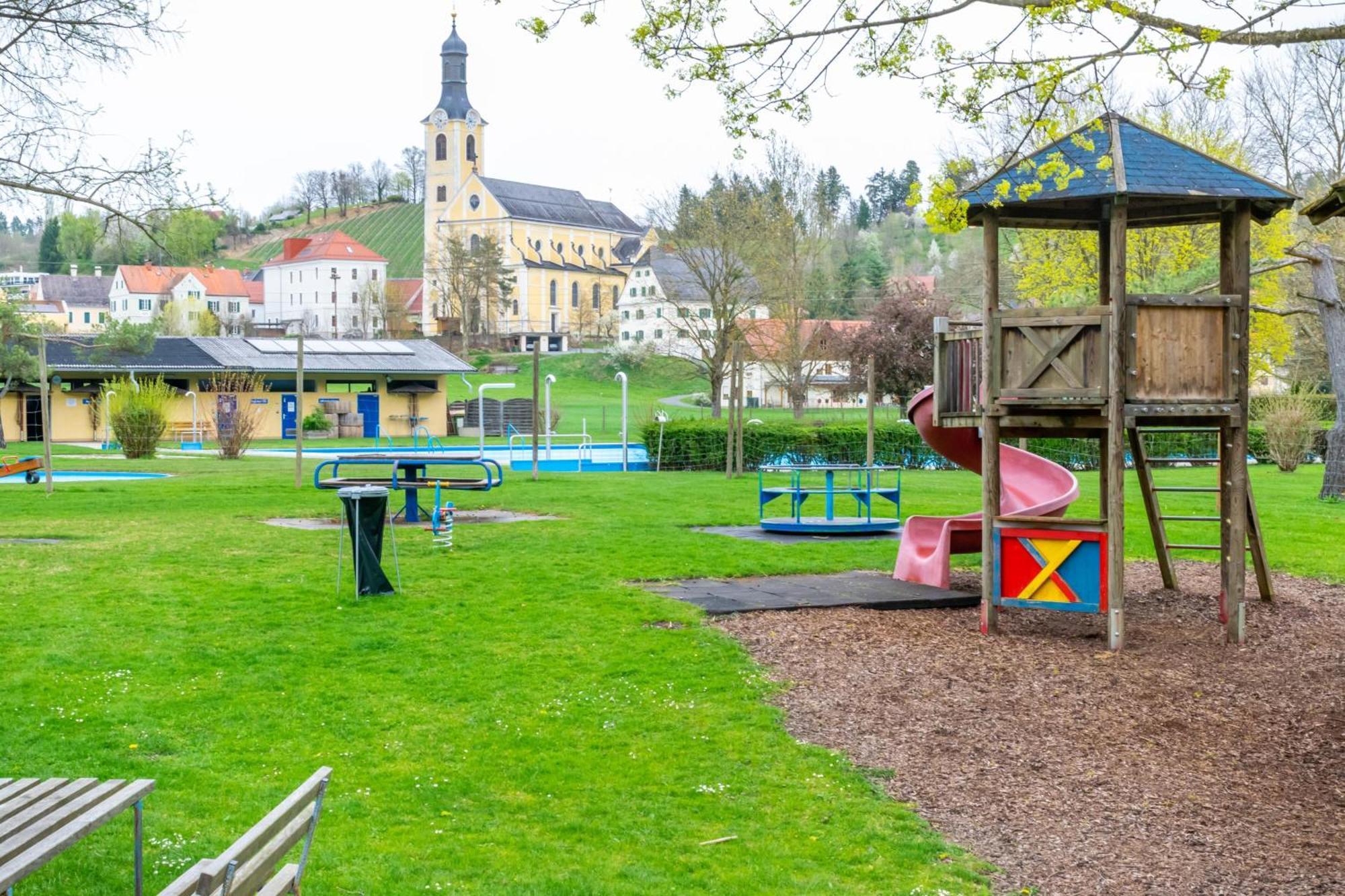 Ferienwohnung Am Freibad Лойчах Екстер'єр фото